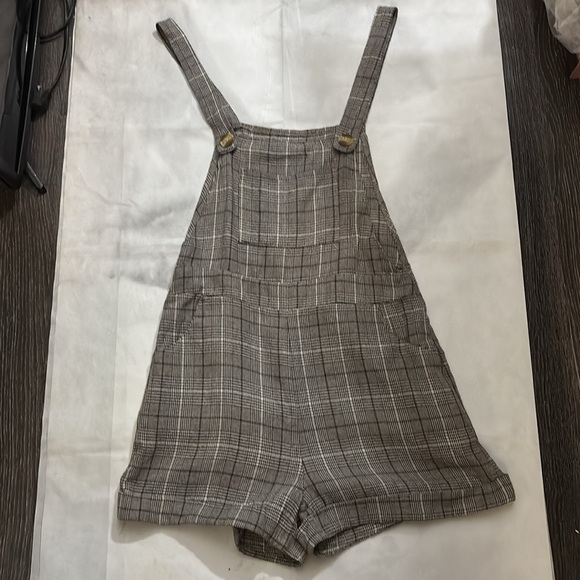 Plaid Romper Overalls Shortalls Size M Dark Light Academia Preppy Casual Indie - Picture 1 of 8